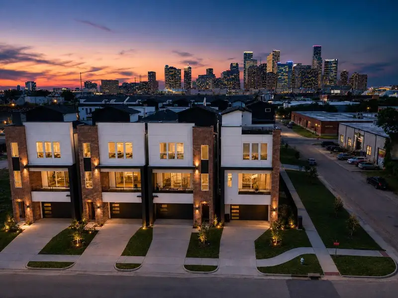 Condo located in Houston, TX showcasing its design and architecture (Image 3). Condo located in Houston, TX showcasing its design and architecture (Image 3).