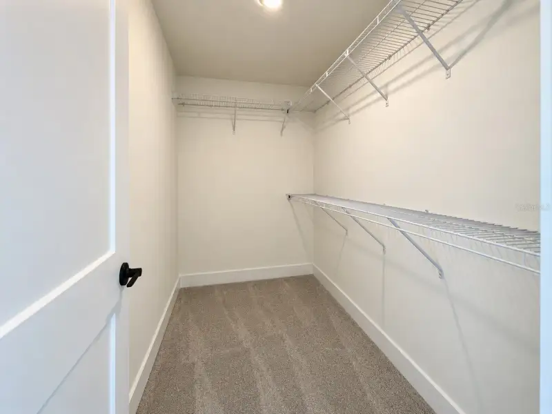 Spacious, unfurnished interior of a new home in Arbor Park, Leesburg (Image 12).