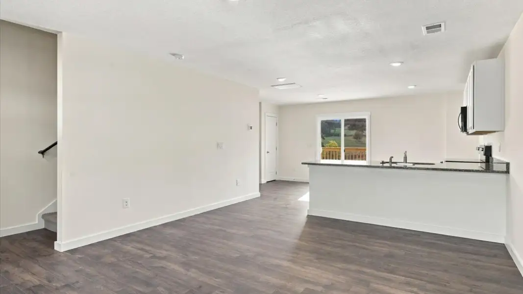 Representative unfurnished interior of a home built from the Glendale by D.R. Horton in Belhaven, Knoxville (Image 16).