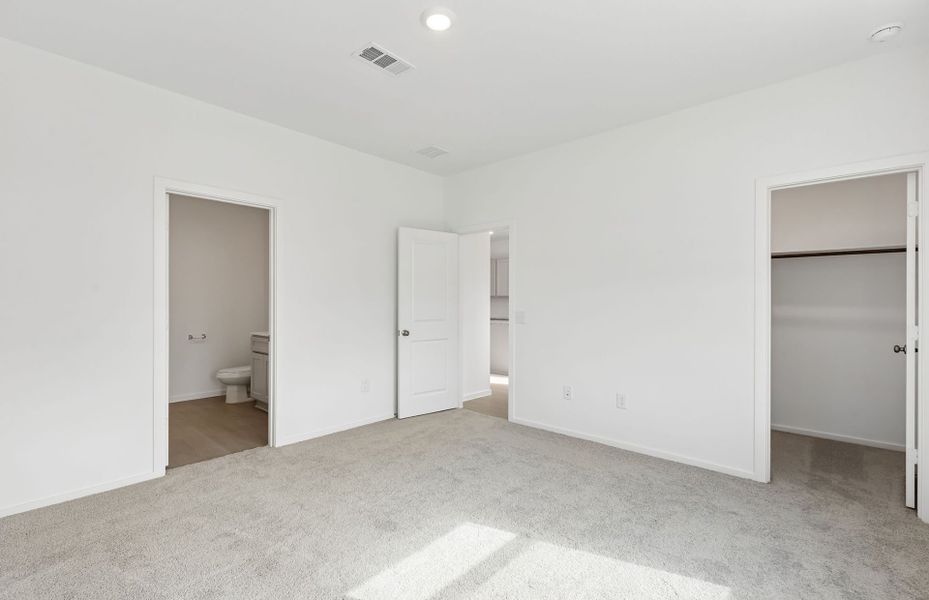 Spacious, unfurnished interior of a new home in Mavera, Conroe (Image 25).