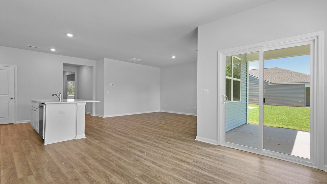 Representative unfurnished interior of a home built from the ARIA by D.R. Horton in Pineview North, Summerville (Image 19).