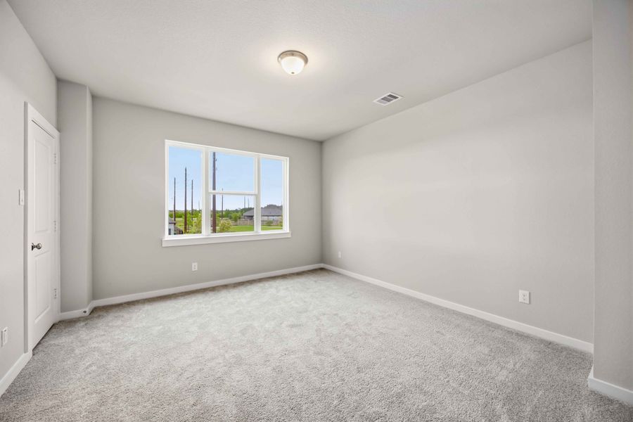Spacious, unfurnished interior of a new home in Canterra Creek  60', Rosharon (Image 28).