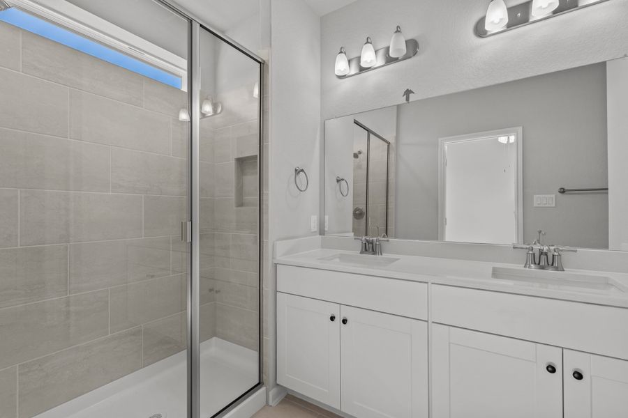 Representative furnished interior of a home built from the Hickory by Beazer Homes in Hunter's Ranch, San Antonio (Image 4).