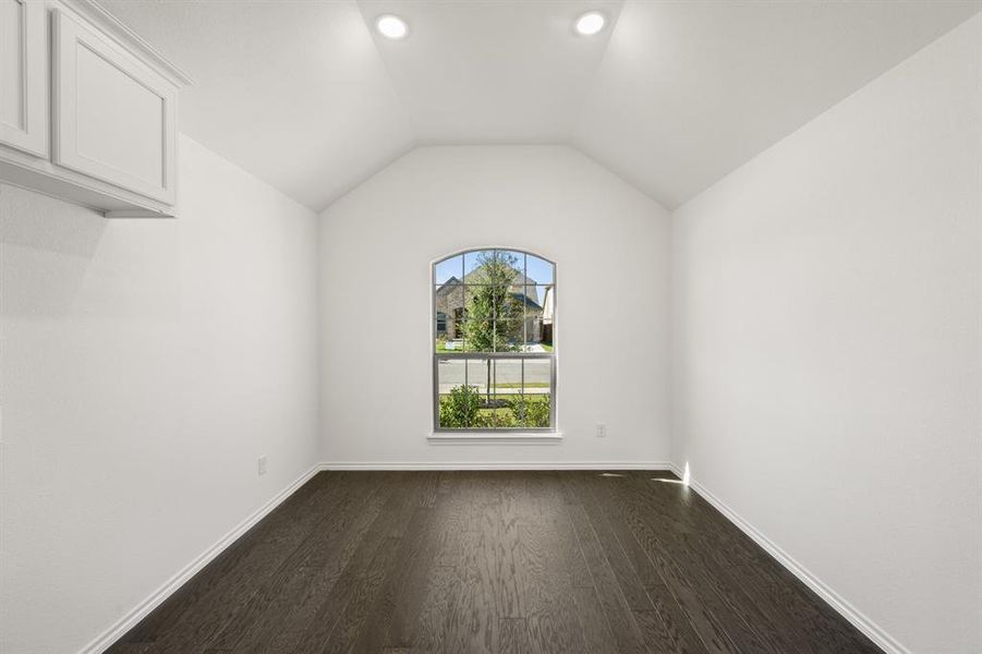 10341 Tapioca- Dining-1