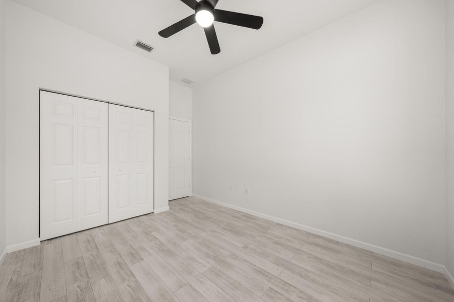 Spacious, unfurnished interior of a new home in , Lake Placid (Image 45).