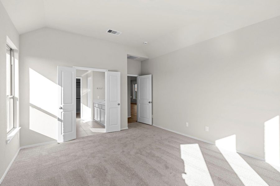 Spacious, unfurnished interior of a new home in Candela, Richmond (Image 20).
