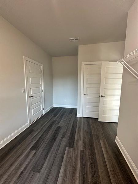 Spacious, unfurnished interior of a new home in Mirror Lake at South Harbour, Villa Rica (Image 34).