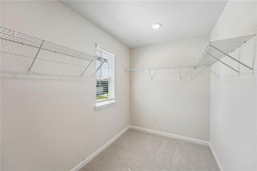 Spacious, unfurnished interior of a new home in Ivey Township, Dallas (Image 39).