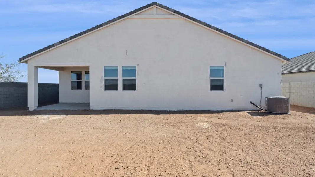 Exterior details and patio area of a home in Magma Ranch Vistas, Florence (Image 3).