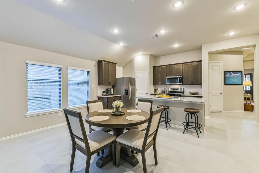 Furnished interior view inside a new home in Escondido 45', Magnolia (Image 14).