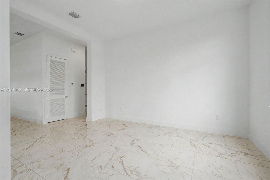 Spacious, unfurnished interior of a new home in , Davie (Image 34).
