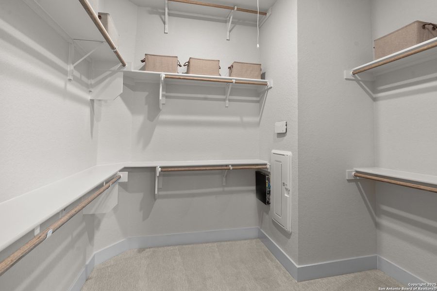 Spacious, unfurnished interior of a new home in Stillwater Ranch, San Antonio (Image 21).