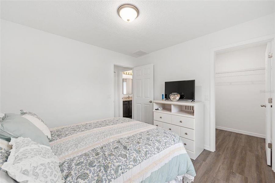 Furnished interior view inside a new home in , Dunnellon (Image 13).