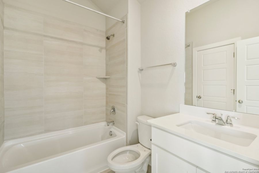 Furnished interior view inside a new home in Sagebrooke - Classic Series, San Antonio (Image 5).