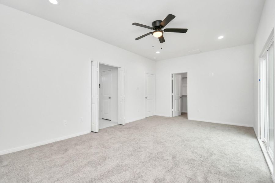 Image 6 of a home in . Image 6 of a home in .