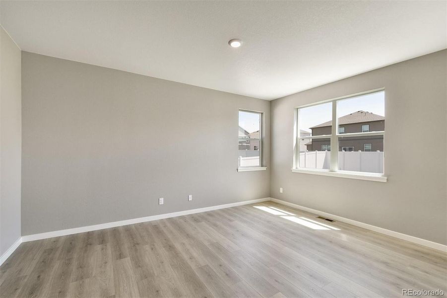 Spacious, unfurnished interior of a new home in Timberleaf, Thornton (Image 20).