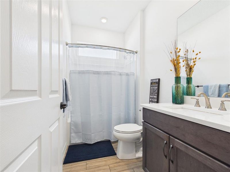 Furnished interior view inside a new home in , Ocala (Image 5).