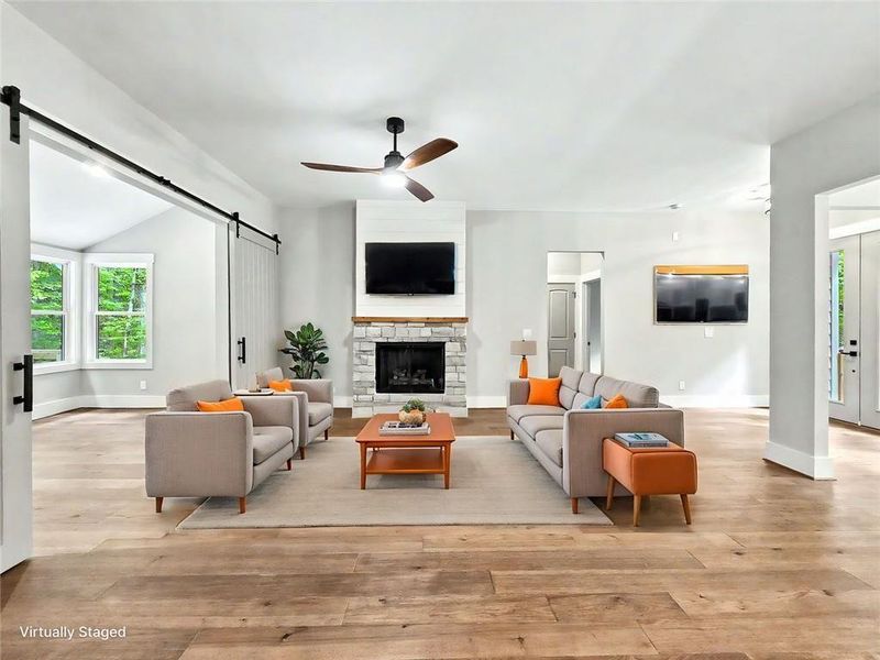 Furnished interior view inside a new home in , Waleska (Image 4).