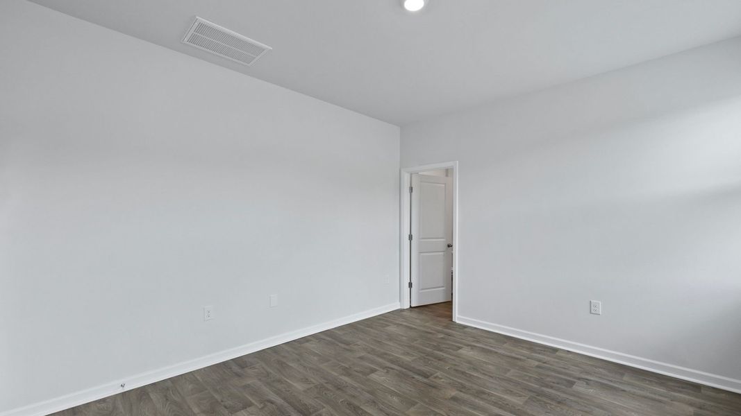 Spacious, unfurnished interior of a new home in North Shore, Summerton (Image 25).