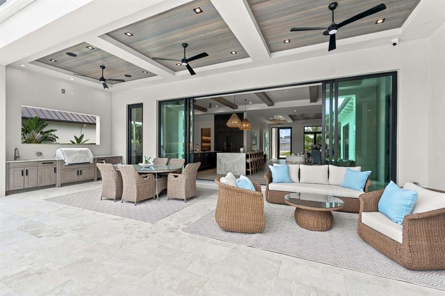 COVERED LANAI