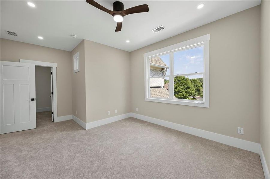 Spacious, unfurnished interior of a new home in , Marietta (Image 73).