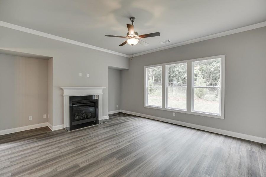 Spacious, unfurnished interior of a new home in Hemingway, Flowery Branch (Image 20).