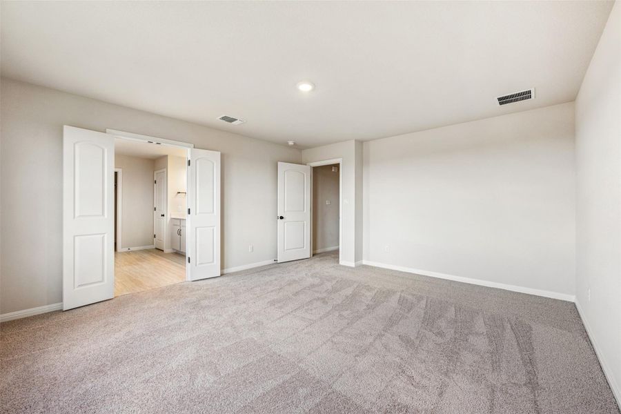 Spacious, unfurnished interior of a new home in Patterson Ranch, Georgetown (Image 20).