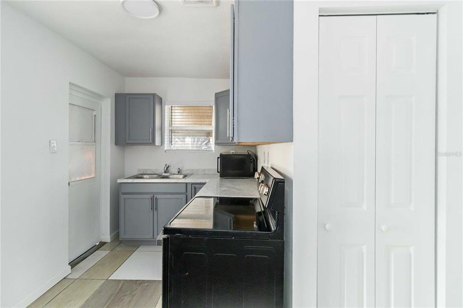 Furnished interior view inside a new home in , Bradenton (Image 10).