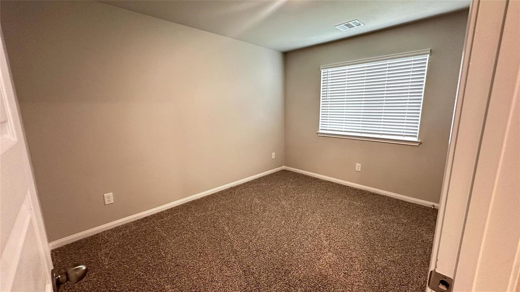 Spacious, unfurnished interior of a new home in Hunter's Creek, Huntsville (Image 13).