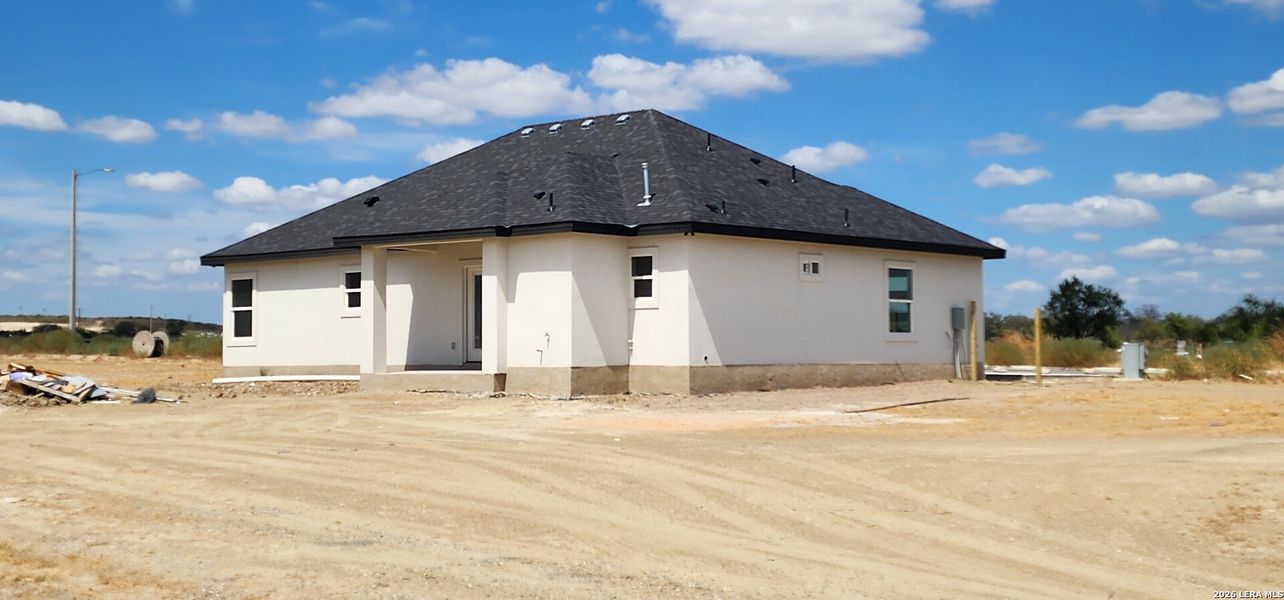 Exterior details and patio area of a home in , Eagle Pass (Image 11).