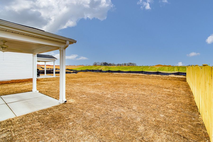Exterior details and patio area of a home in Winston Point, Gilbert (Image 3).