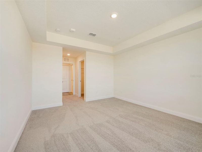 Spacious, unfurnished interior of a new home in Gatherings® of Lake Nona, Orlando (Image 19).