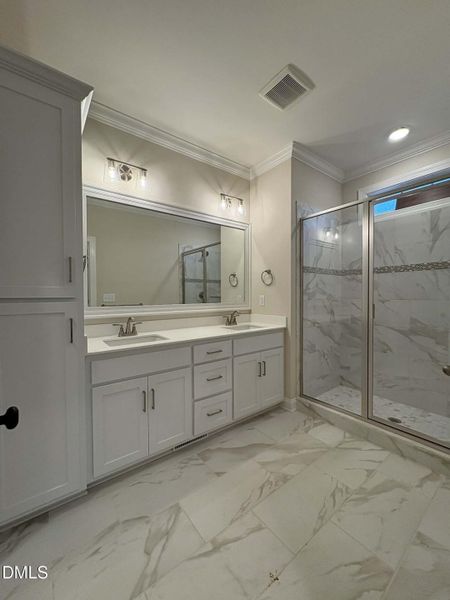 0ae81104-6743-44a4-8b22-a0915558762f