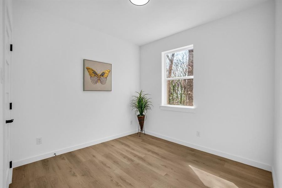 Spacious, unfurnished interior of a new home in , Gun Barrel City (Image 22).