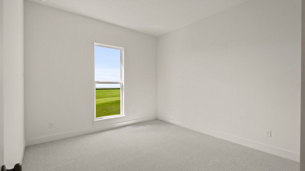 Spacious, unfurnished interior of a new home in Reserve at Berry Bay, Wimauma (Image 15).