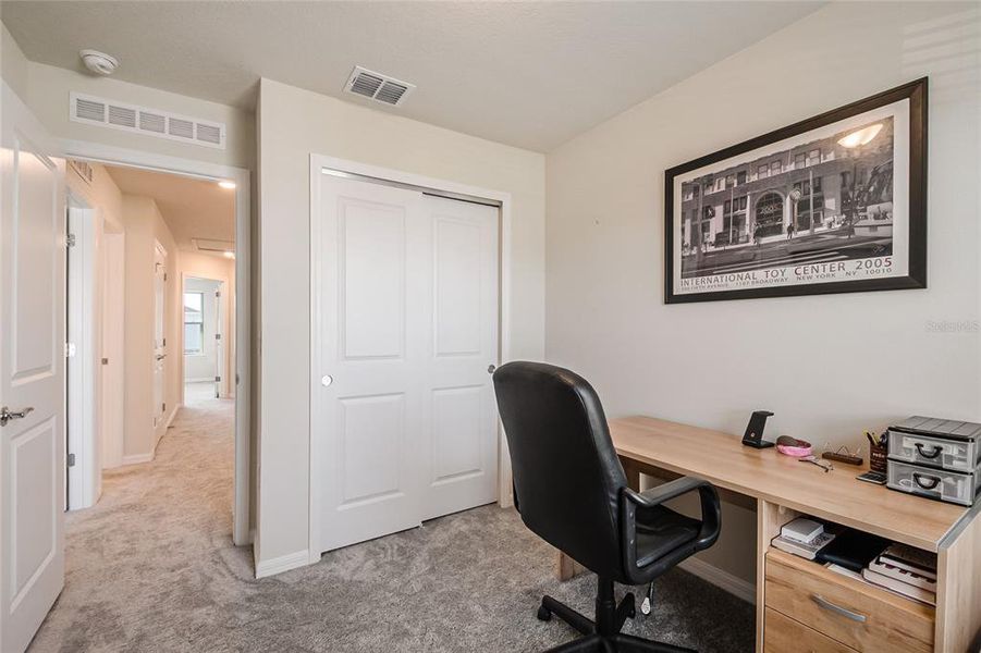 Furnished interior view inside a new home in , Orlando (Image 29).