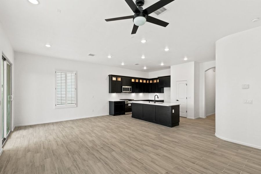 Image 79 representing the Sonoma by LEH. Homes in Painted Sky, El Paso, TX. Image 79 representing the Sonoma by LEH. Homes in Painted Sky, El Paso, TX.