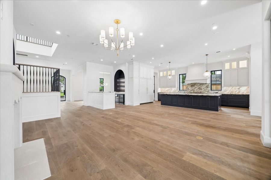 Great room adjoins a beautiful Kitchen Great room adjoins a beautiful Kitchen