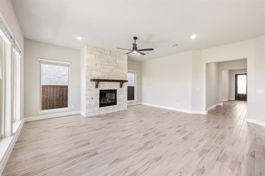 Spacious, unfurnished interior of a new home in Sonoma Verde, McLendon-Chisholm (Image 26).