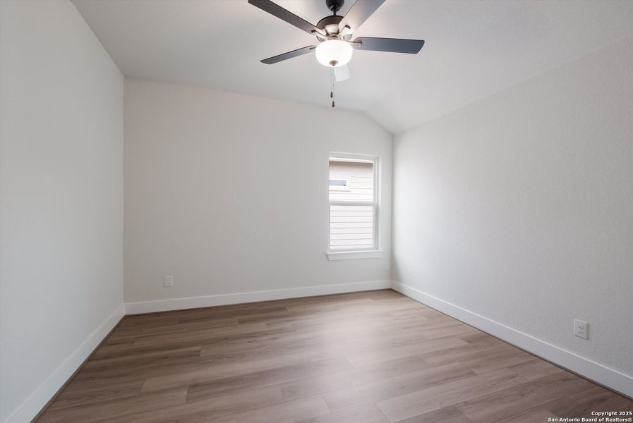 Spacious, unfurnished interior of a new home in Crown Ridge Manor, San Antonio (Image 16).