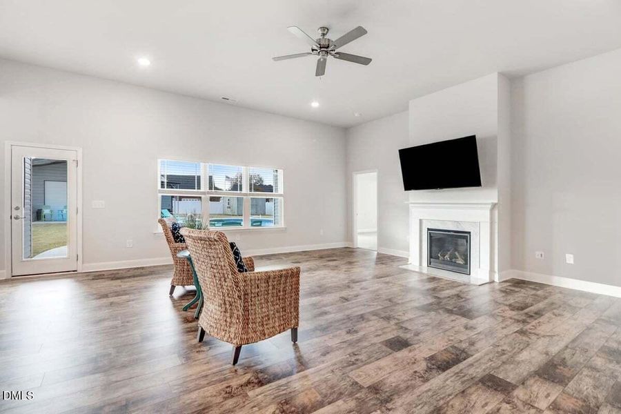 508 Madison Ann Dr-27