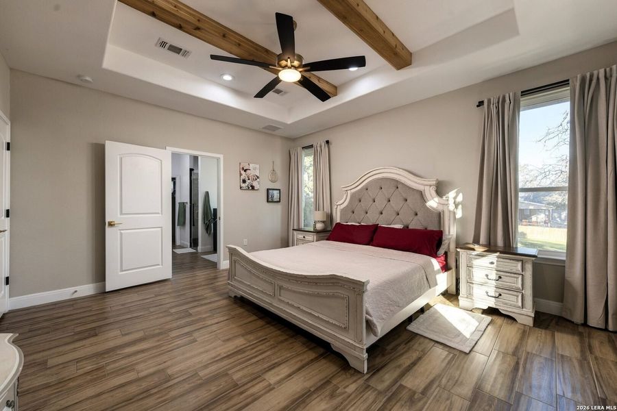 Furnished interior view inside a new home in , La Vernia (Image 33).
