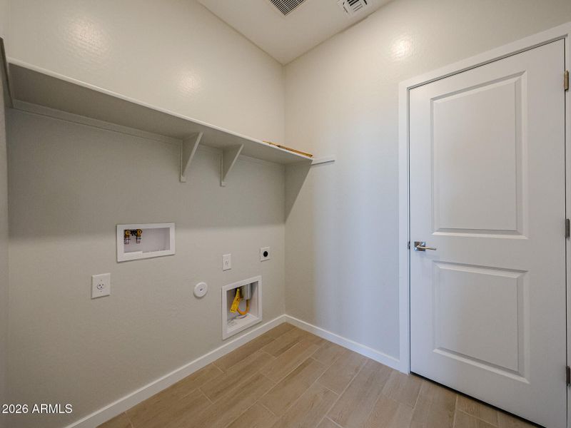 06_New-Home-for-Sale_Buckeye_AZ-Teravali 06_New-Home-for-Sale_Buckeye_AZ-Teravali