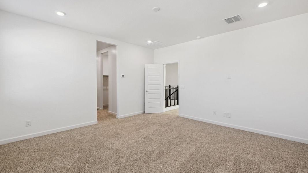 Spacious, unfurnished interior of a new home in Apache Farms, Buckeye (Image 30).