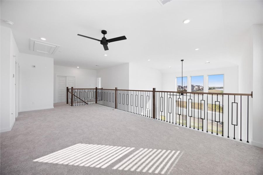 Spacious, unfurnished interior of a new home in Kendall Lakes, Alvin (Image 22). Spacious, unfurnished interior of a new home in Kendall Lakes, Alvin (Image 22).