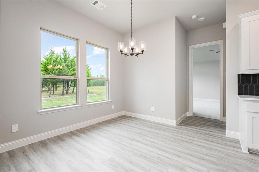Spacious, unfurnished interior of a new home in Sagebrush Addition, Midlothian (Image 28).