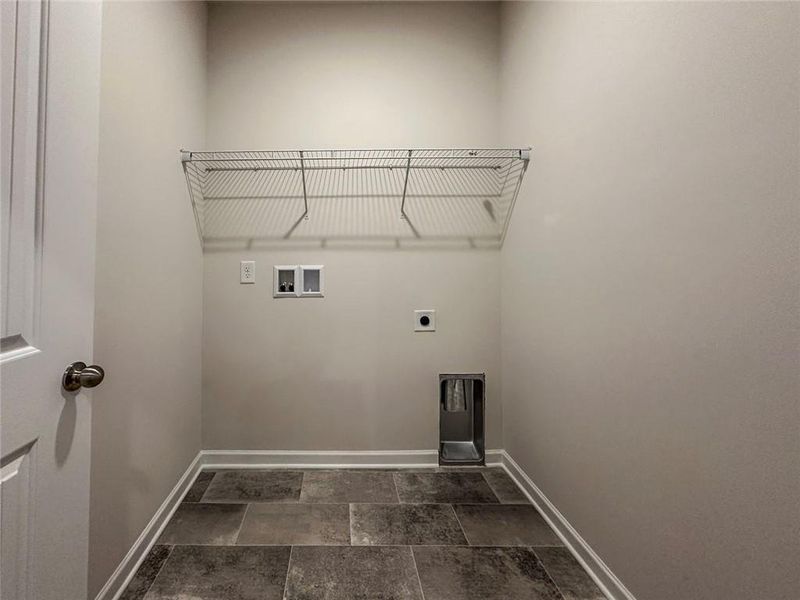 Spacious, unfurnished interior of a new home in Glen at Cave Springs, Douglasville (Image 12).