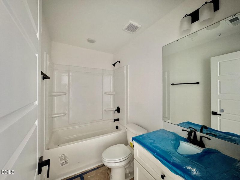 Full Bath Full Bath