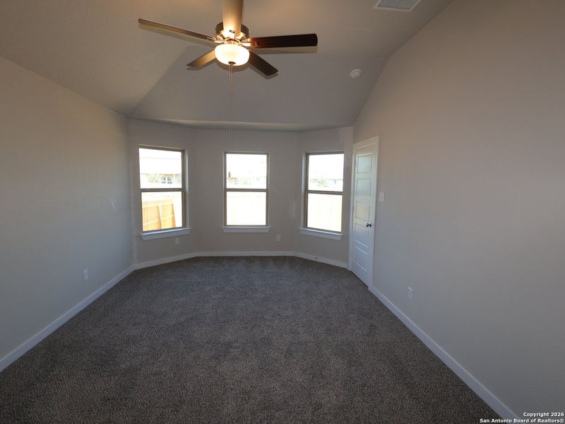Spacious, unfurnished interior of a new home in Winding Brook, San Antonio (Image 30).