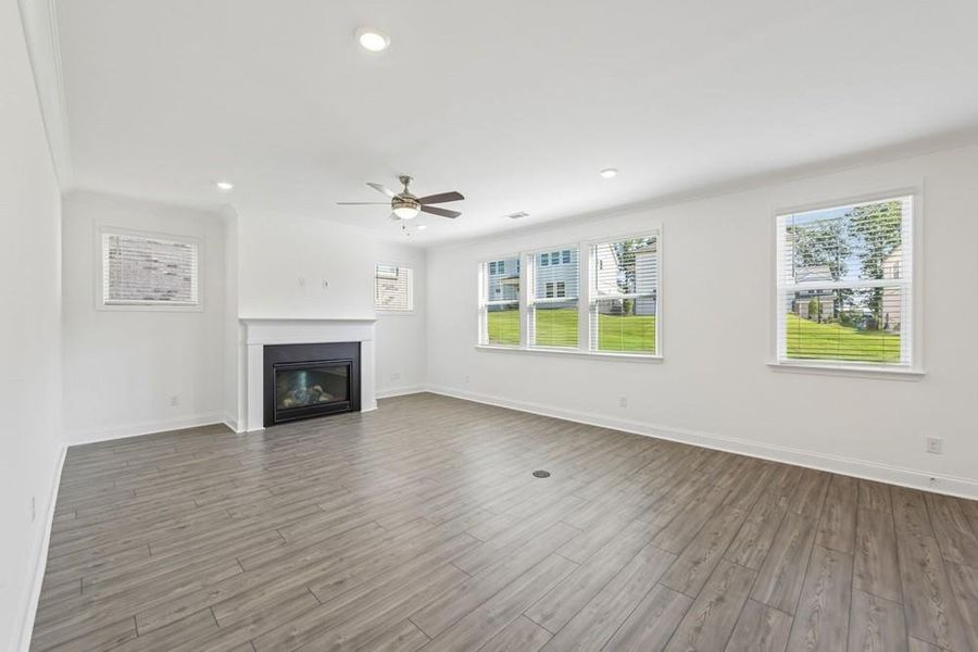 Spacious, unfurnished interior of a new home in Auburn Glen, Dacula (Image 18).